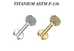 Лабрет из титана рельефный диск